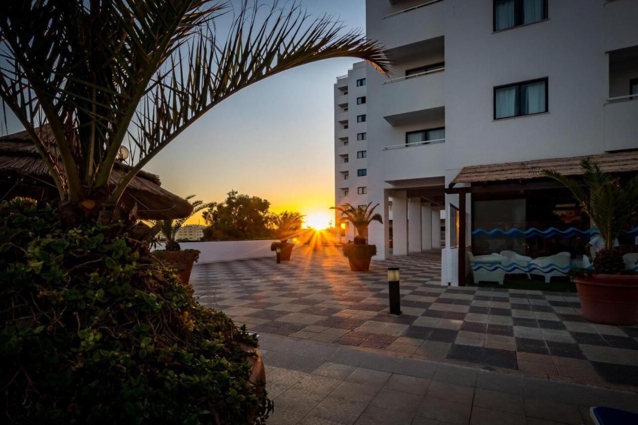 Hopstays Albufeira Olympics - Apartment In Janelas Do Mar Dış mekan fotoğraf