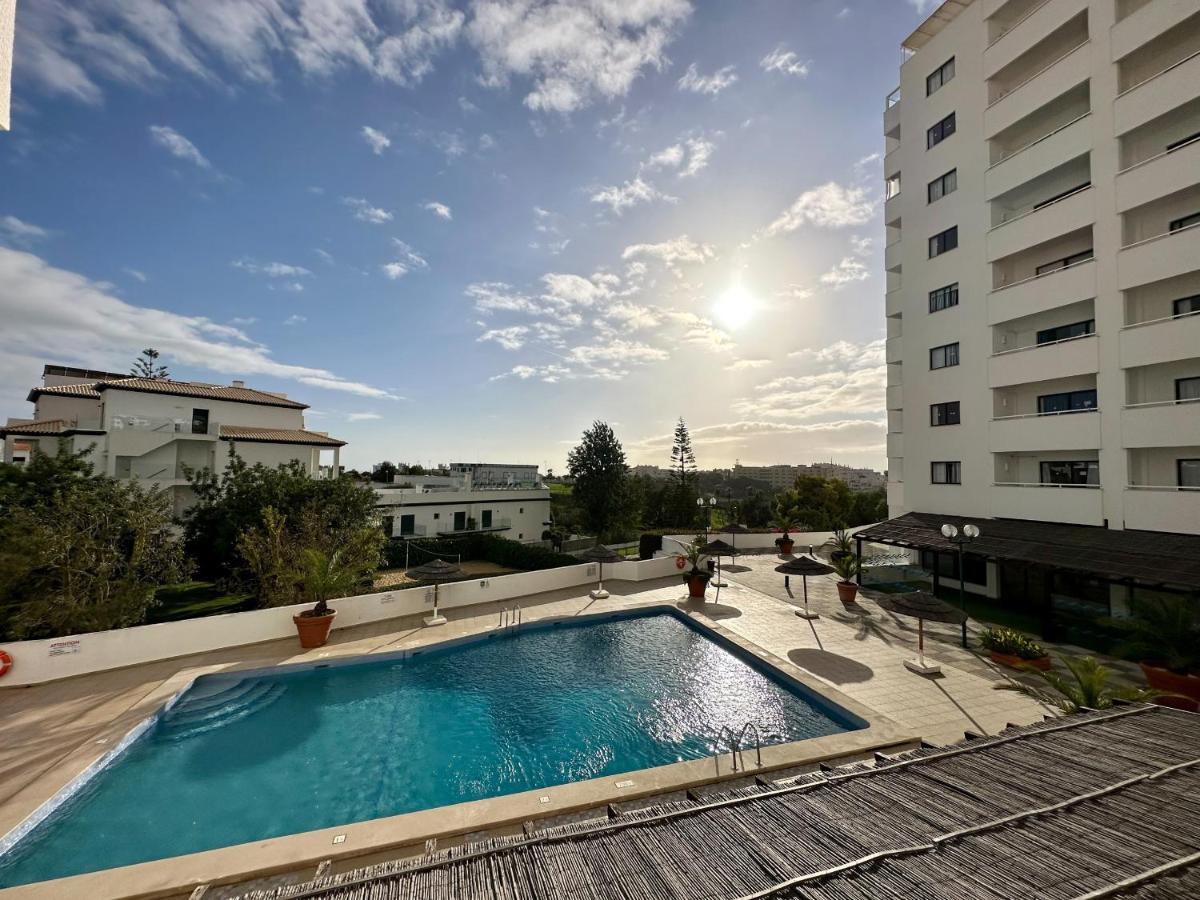 Hopstays Albufeira Olympics - Apartment In Janelas Do Mar Dış mekan fotoğraf