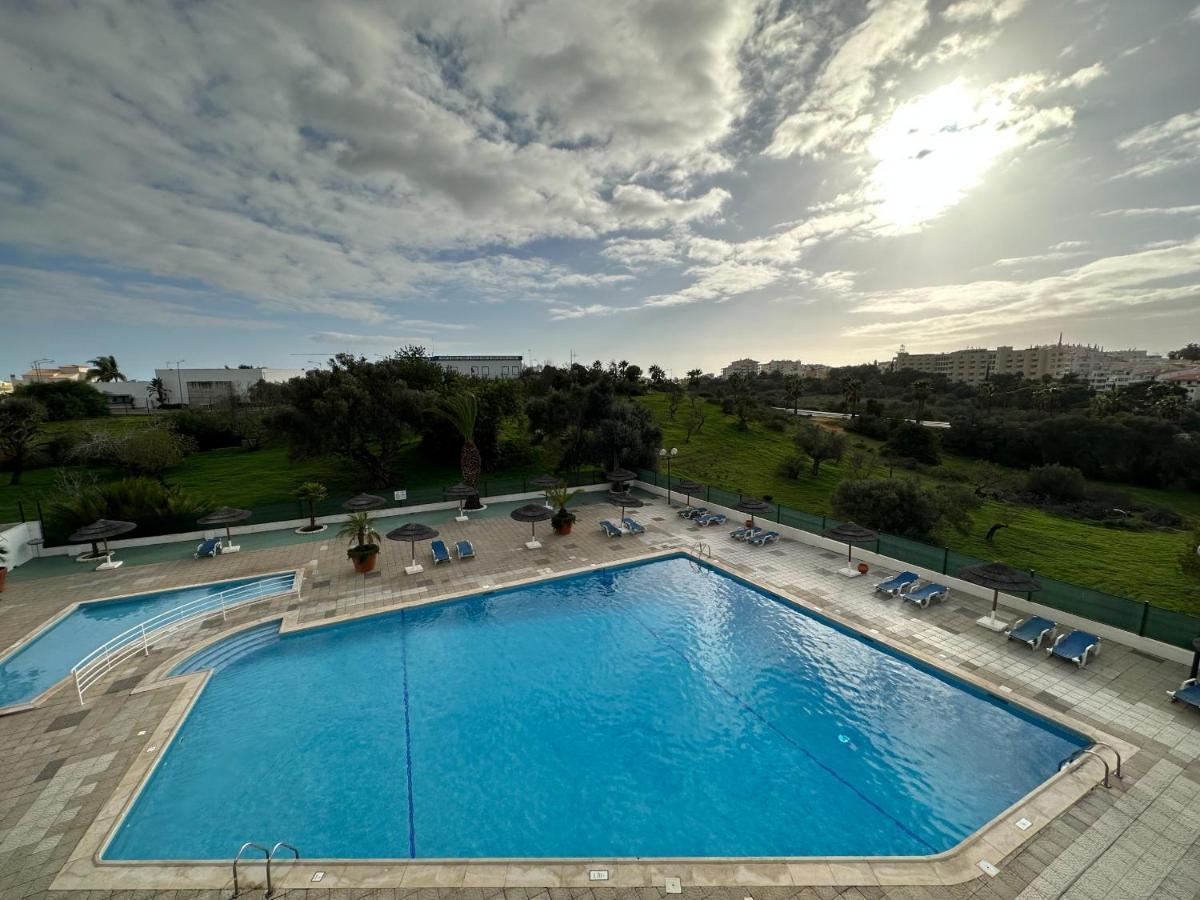 Hopstays Albufeira Olympics - Apartment In Janelas Do Mar Dış mekan fotoğraf